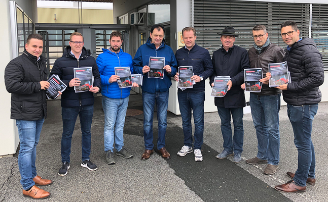 Die FPÖ steht hinter den betroffenen Arbeitern – Solidaritätsbekundung vor den Toren der SECOP-Werke | © FPÖ-Steiermark