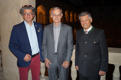 v.l.n.r.: Intendant Ernst Brandl, Prof. Dr. Bill Warner Dr. Gerhard Kurzmann.(© Kulturforum Steiermark)