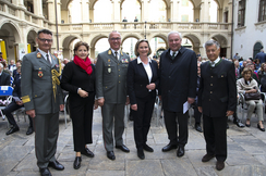 v.l.n.r: Kapellmeister Kausz, LRin Lackner, Militärkommandant Zöllner, LTPin Vollath, LH Schützenhöfer, 3. LTP Kurzmann