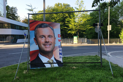 Zerstörte Plakatfläche in Graz; ©FPÖ-Stmk/Hermann 